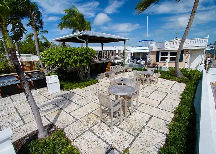 Harborside Motel & Marina